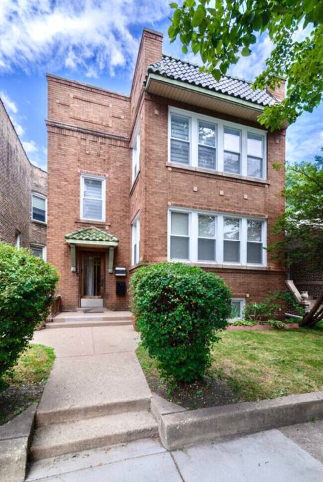 Building Photo - 5028 N California Ave Unit 1