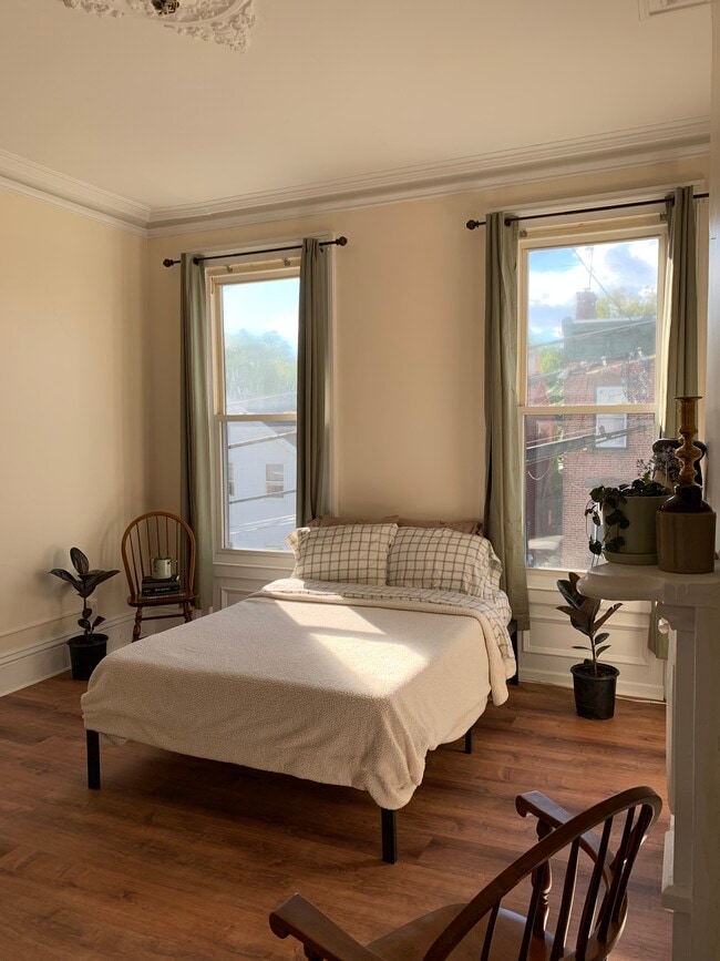 Building Photo - 49 13th St Unit 1