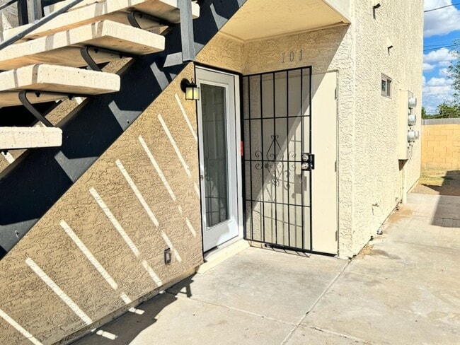1849 N Spring Unit 1849 N Spring St #101