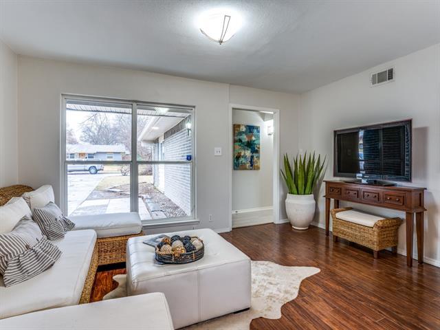 Photo - 819 Kingswood Ave