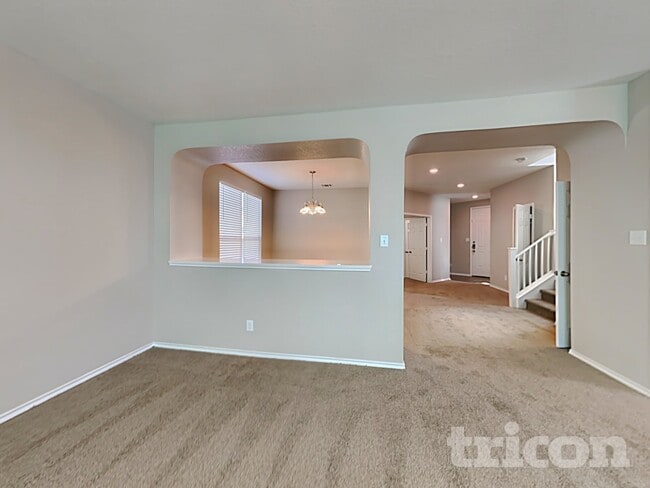 Photo - 2615 Green Leaf Way