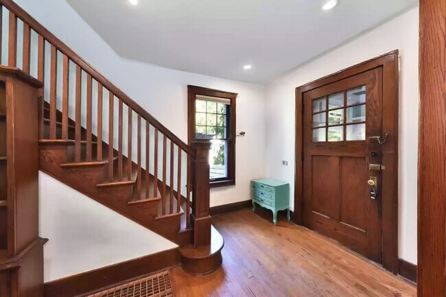 1306 Packard St