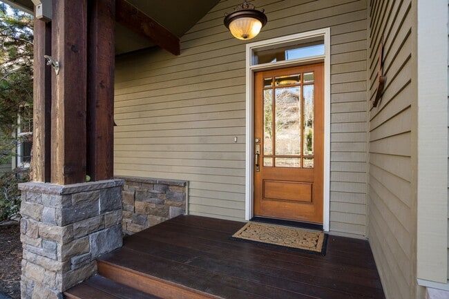 Photo - Large custom home NW Bend