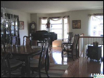 Photo - 411 S Oak St