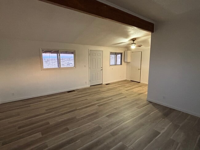 Photo - 425 8th Ave W