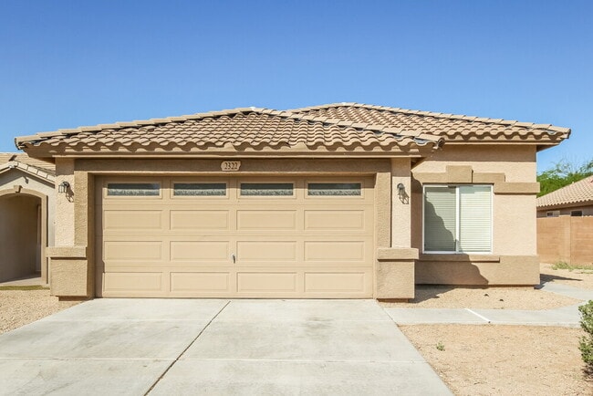 Building Photo - 2322 S 65th Dr