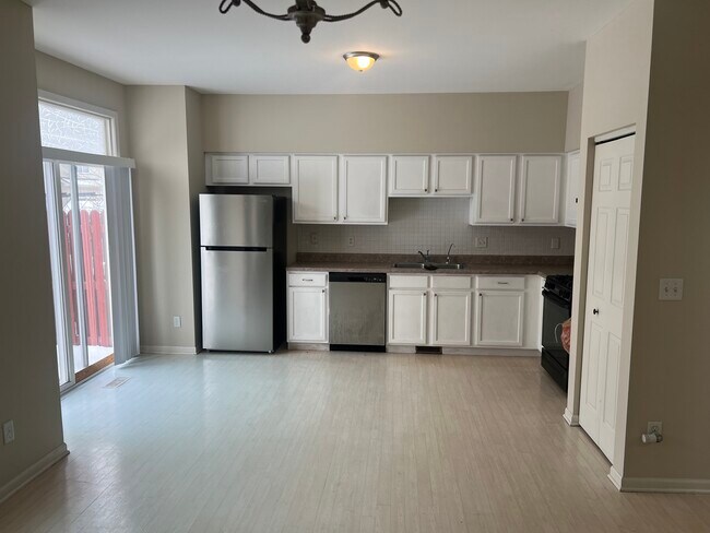 Photo - 690 Zachary Dr