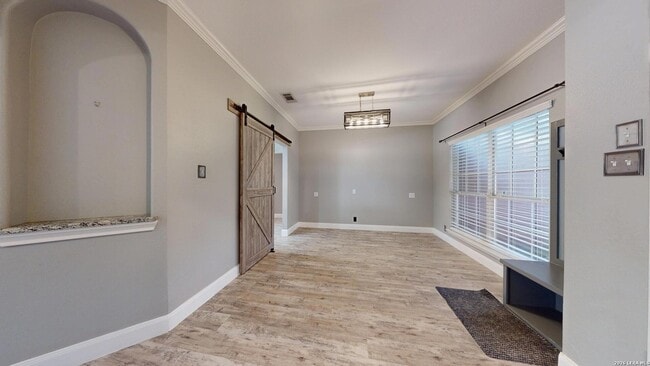 1009 Crimson Cove Dr