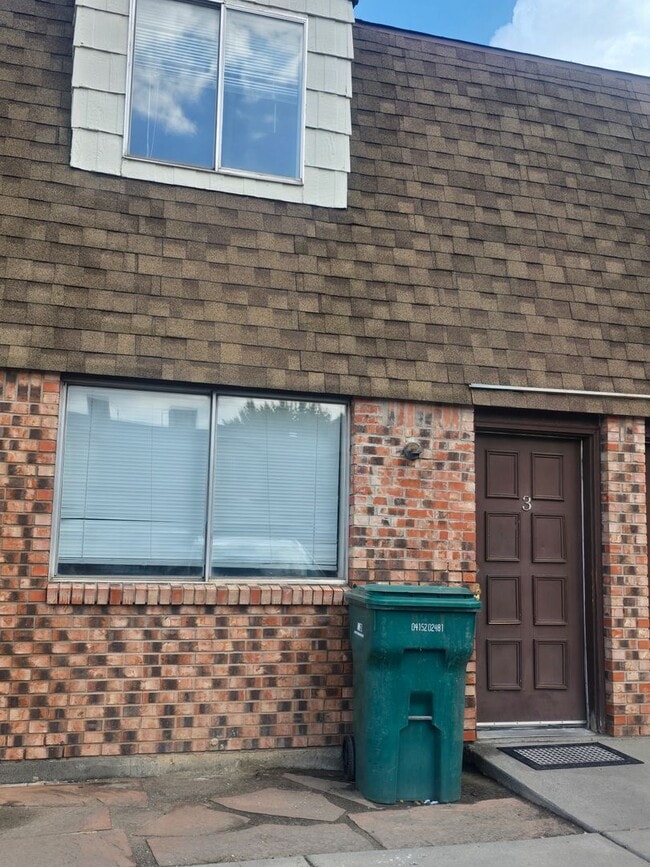 Building Photo - 2510 N Lee Ave Unit #3