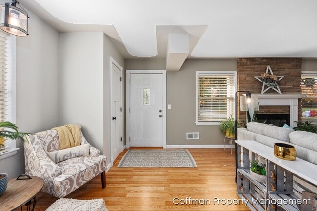 Photo - 3 bed, 2 bath home on the NW side