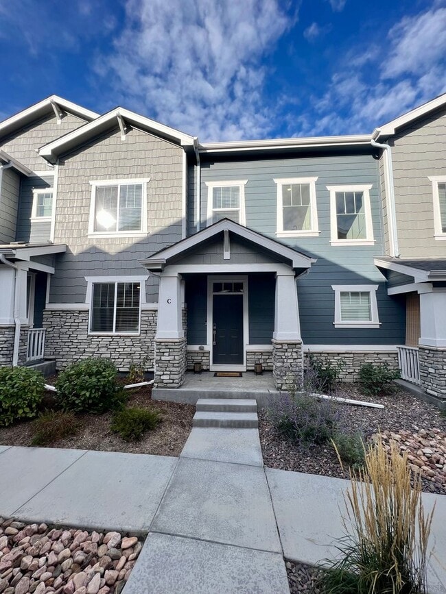 Almost New 3BD 2.5Bath Townhouse - Almost New 3BD 2.5Bath Townhouse