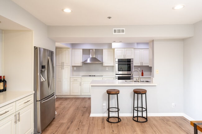 Photo - 230 S Catalina Ave Unit 115