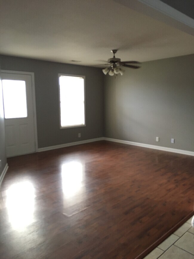 Front door - 118 N Cavalcade Cir