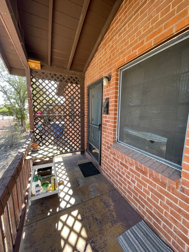 Photo - Quaint 2 Bedroom and 1 Bath Duplex! Perfect for UofA Students! Unit 1419 Adams
