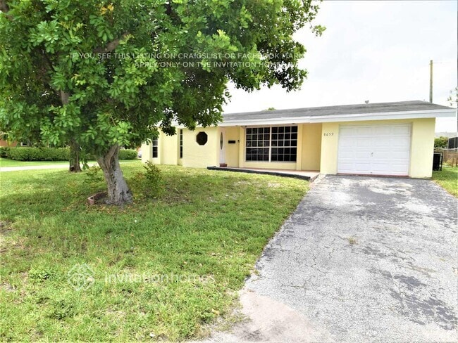 Building Photo - 8659 Sheraton Dr Rental