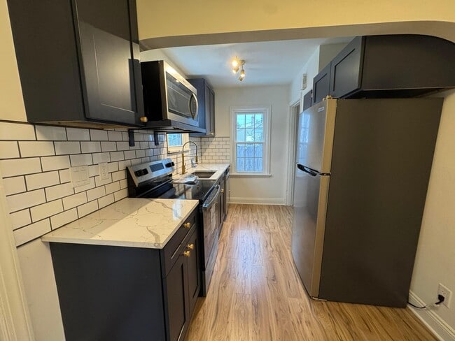 Photo - 657 E Moler St