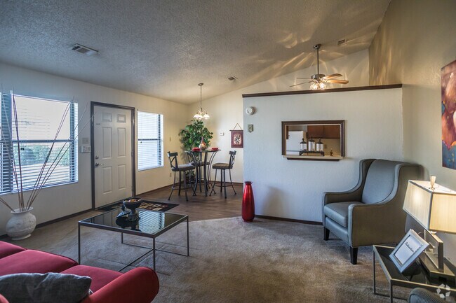 1 BR, 1 BA - 618 SF