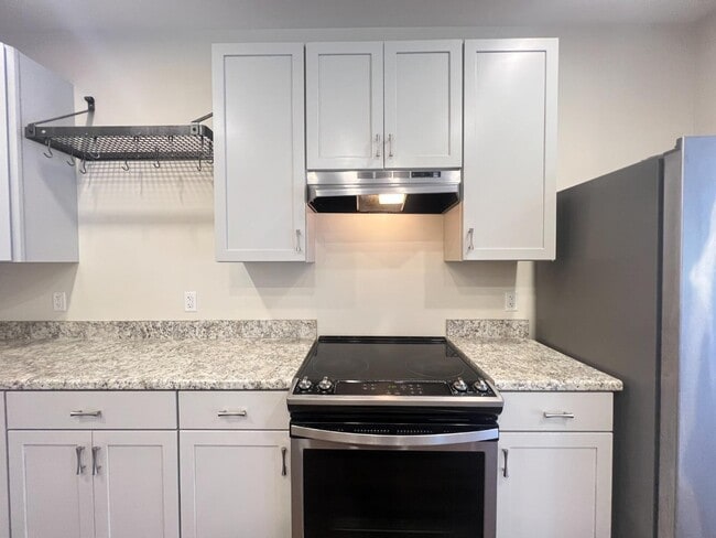 Photo - 466 S Broad St