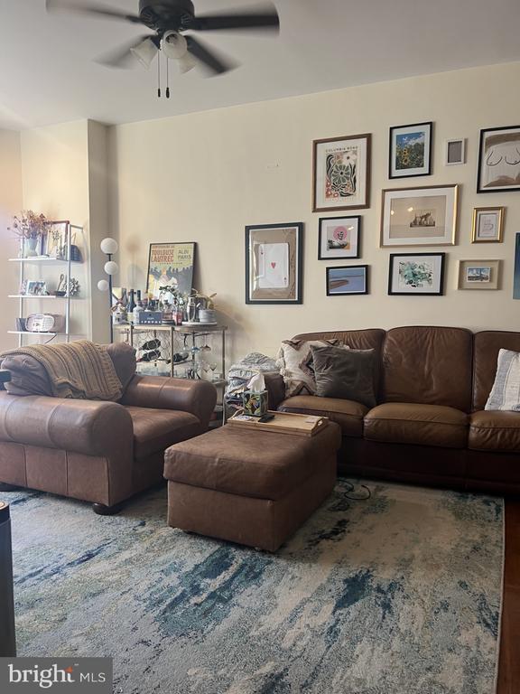 Photo - 1415 Girard St NW Unidad 302
