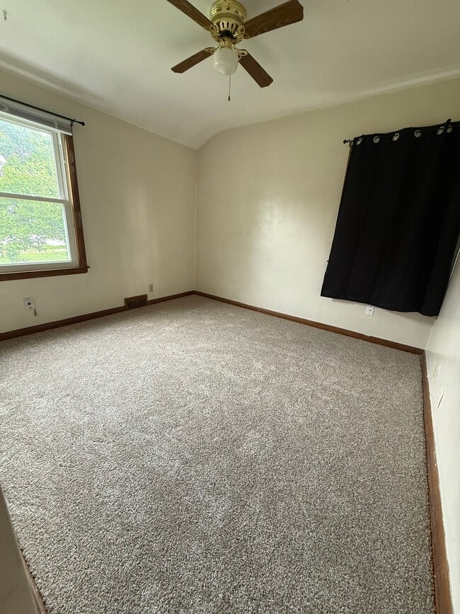 7735 W Mt Vernon Ave Unit Upper