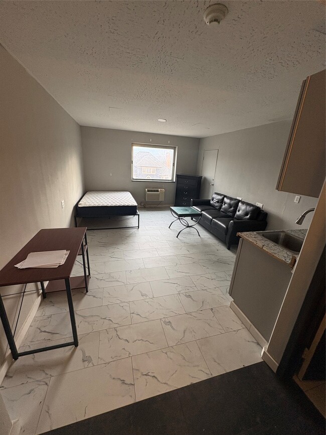 Photo - 65 Front St Unidad 302