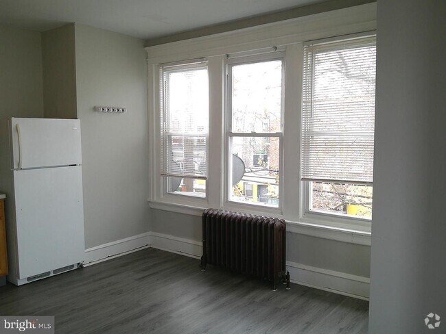 Building Photo - 701 S 58th St Rental