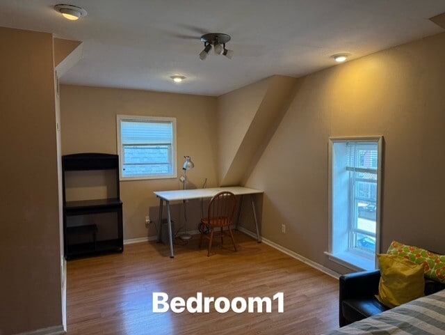 Photo - 944 W 32nd St