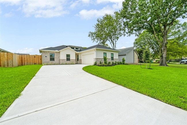 Building Photo - 13315 Campos Dr Rental