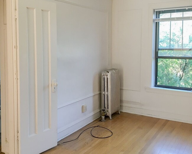 Photo - 4604 N Winchester Ave Unit 3