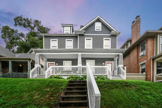 Building Photo - 547 W 3rd Ave Rental