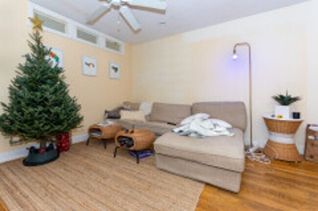 Photo - Brookline (BU) 3 BR apartment_9/1/26 (H&HW Included, Parking Available)