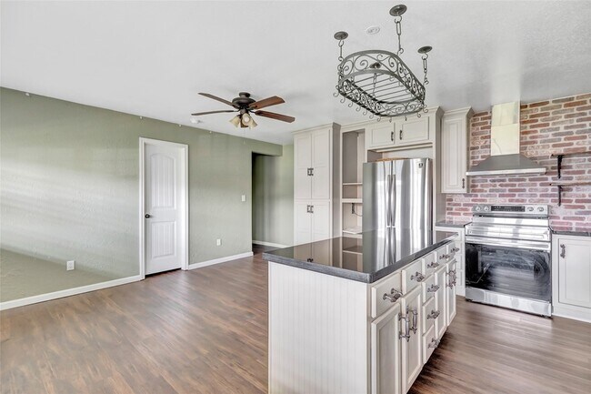 Photo - 10821 TX-150 Unit 15