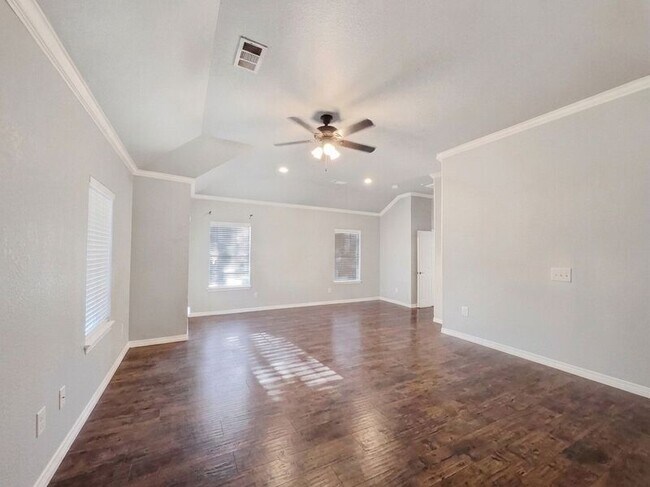 Photo - 1004 Colonial Dr Unit TX 75019