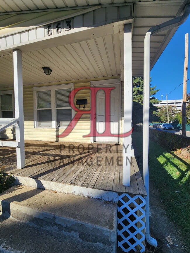 Photo - 663 Ann St