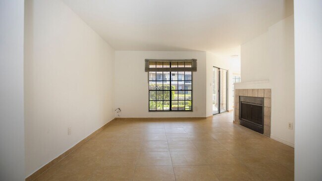 8711 Fancy Finch Dr Unidad 101