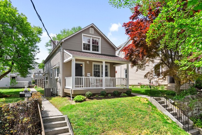 Building Photo - Charming Conshohocken Home | 2 Beds, 2 Baths, Finished Basement, Wine Cellar & 2 Parking Spaces