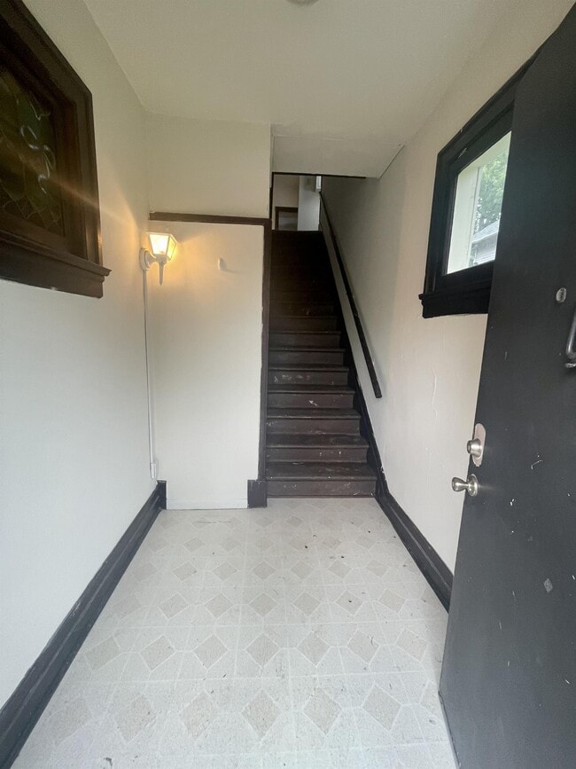 Photo - 403 N Indiana Ave