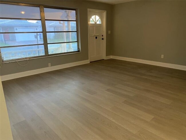 Photo - 321 NW 25th Ct