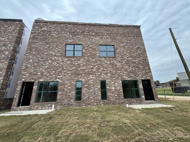 Building Photo - 321 Houghton St Unit A