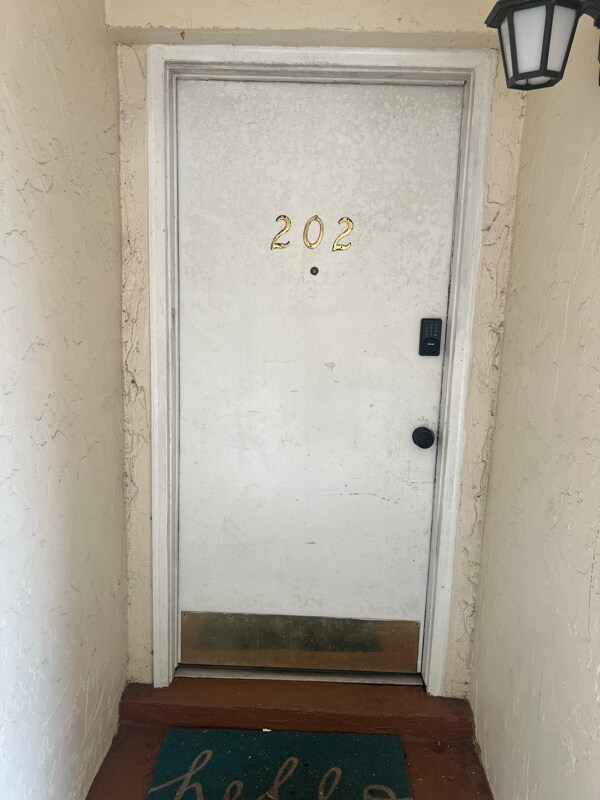 Photo - 720 100th Ave N Unidad 202 Rental
