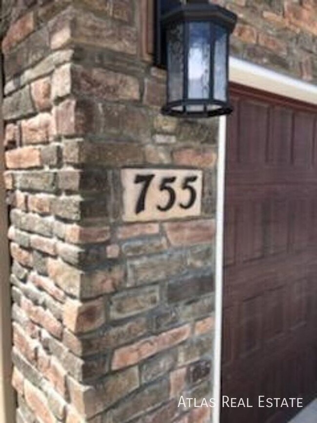 Photo - 755 Brambleberry Hts