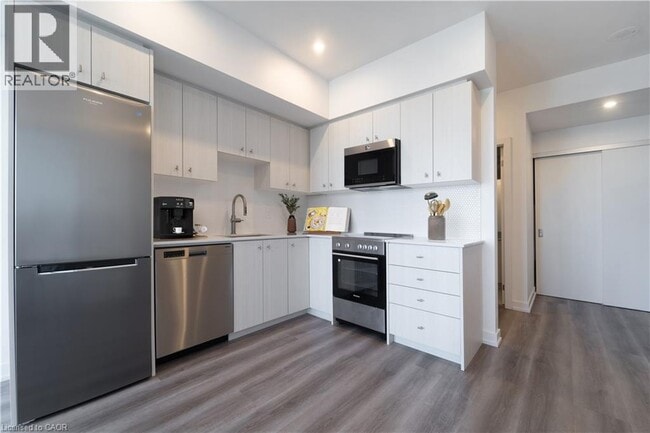 Photo - 5 Wellington St S Unit 1407