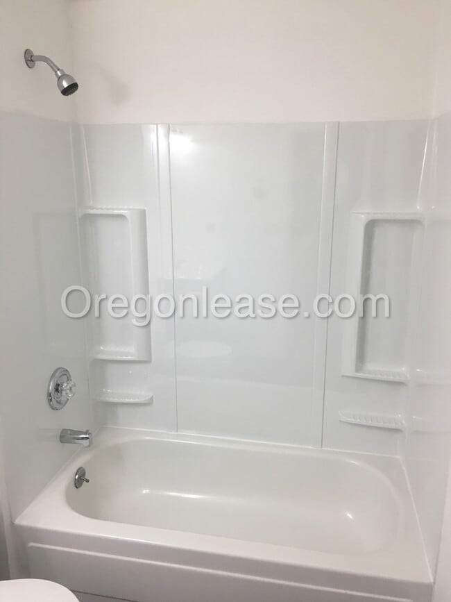 Photo - 2 bed 1.5 bath West Springfield Townhouse Unidad 97 D st. #2