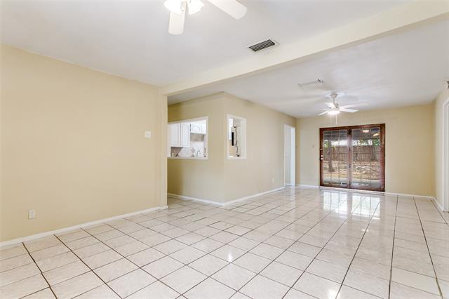 Photo - 408 Price Dr