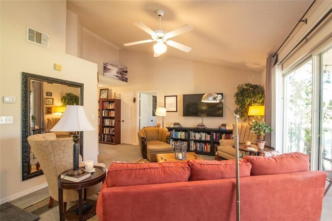 Photo - 2/2 Condo in The Links @ Haile Plantation - available mid-May!