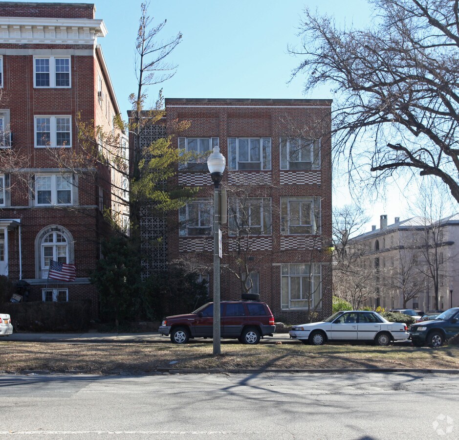 Photo - 3201 N Charles St