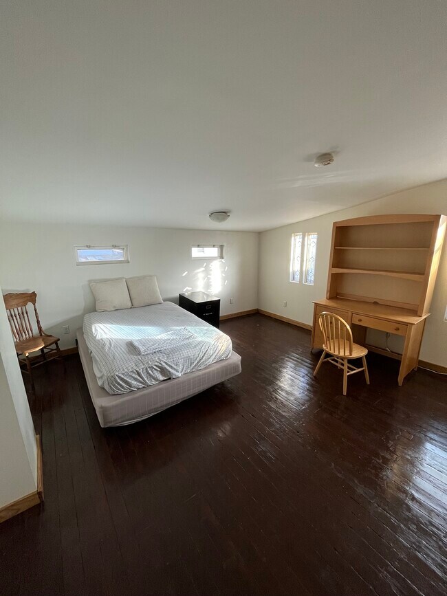 Photo - 2177 Sohn St