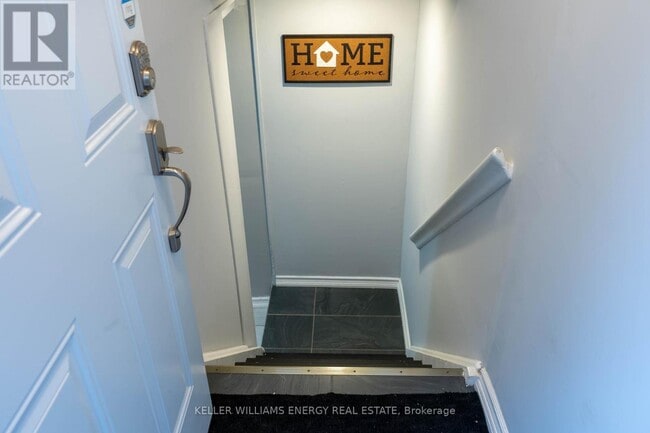 Photo - 480 Waverly St N