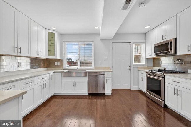 Photo - 2218 16th St NE