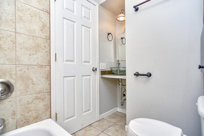 Photo - 5409 Lansdowne Ave Unit 5411